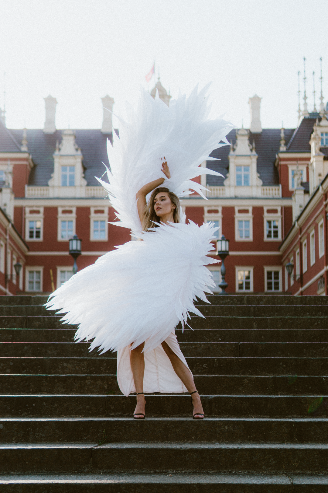 Białe skrzydła anioła do sesji zdjęciowej "marki Bogacci"