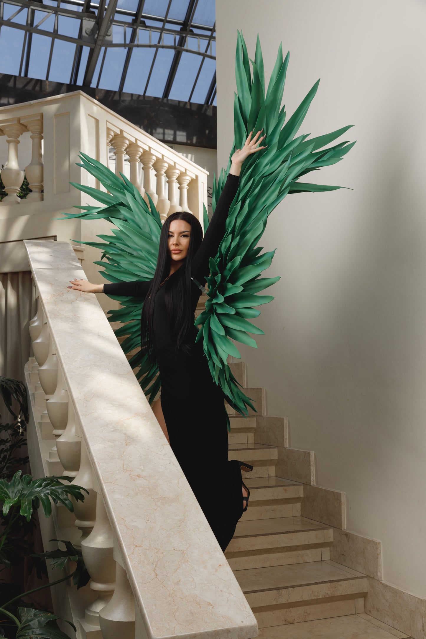 Zielone skrzydła anioła do sesji zdjęciowej "marki Bogacci"