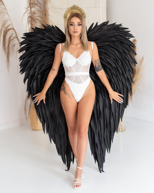 Czarne skrzydła anioła na sesje zdjęciową "marki Bogacci"